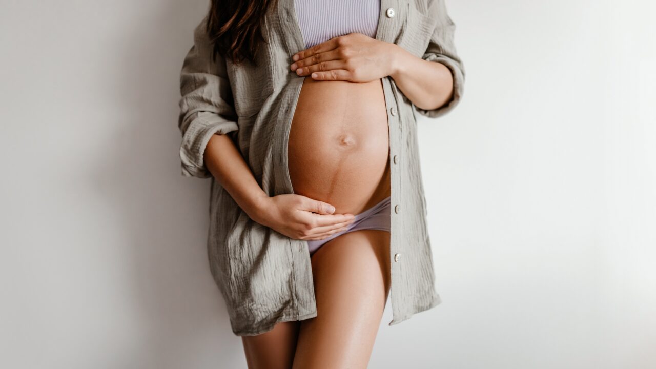Nahaspetsialistid annavad nõu: mida teha rasedusaegse akne või pigmendilaikude korral? thumbnail